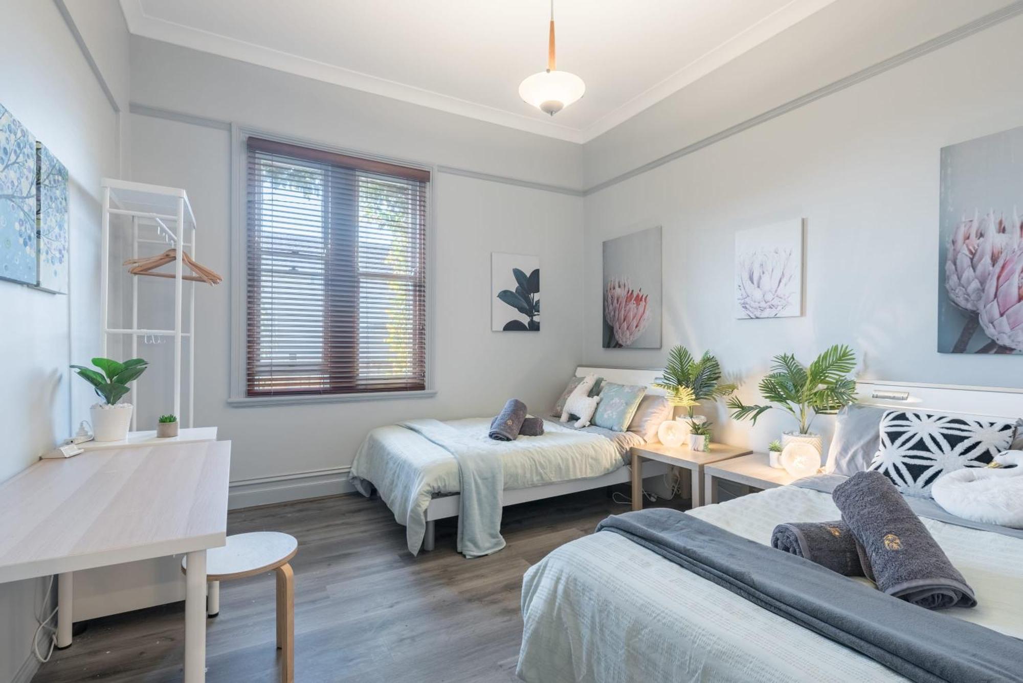 Spacious Quadruple Room - Nearby Station And Park - Close To Chinatown - Shared Bathroom Sydney Buitenkant foto